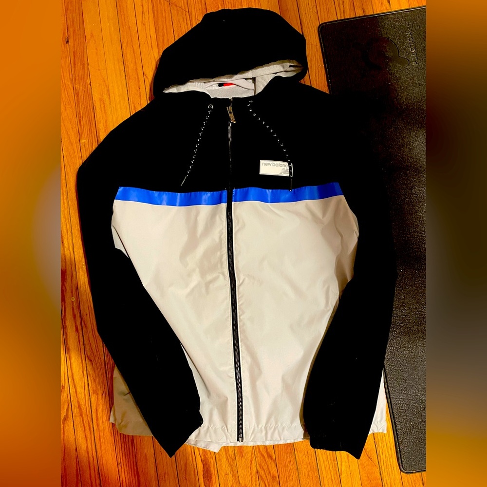 New balance windbreaker